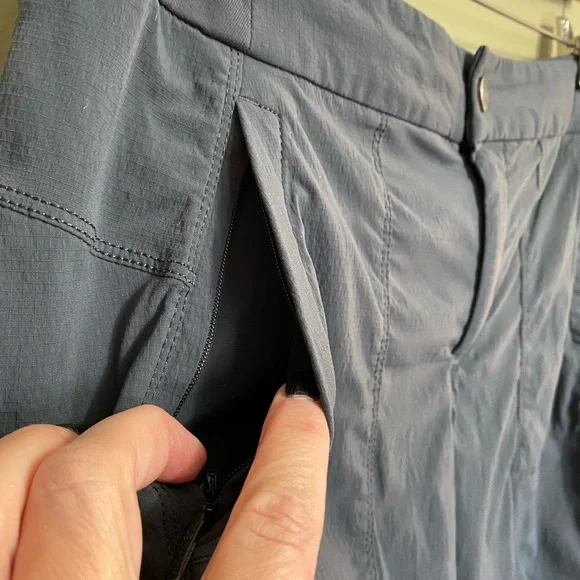 Athleta Bermuda‎ Shorts, Size 10 - Picture 3 of 5